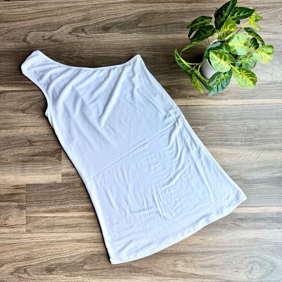 Express White One-Shoulder Golden Ring Detail Top Size M - Picture 9 of 10